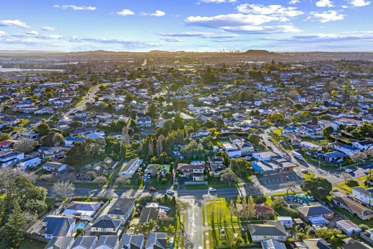 151, 153 & 155 Gossamer Drive Pakuranga_11