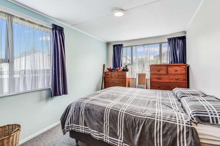 40 Montgomery Crescent Bader_18