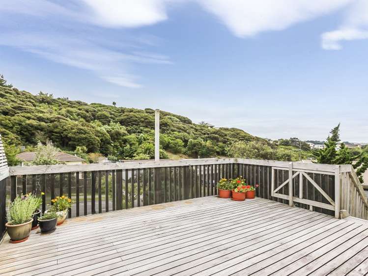 72 Omapere Street Whitby_11