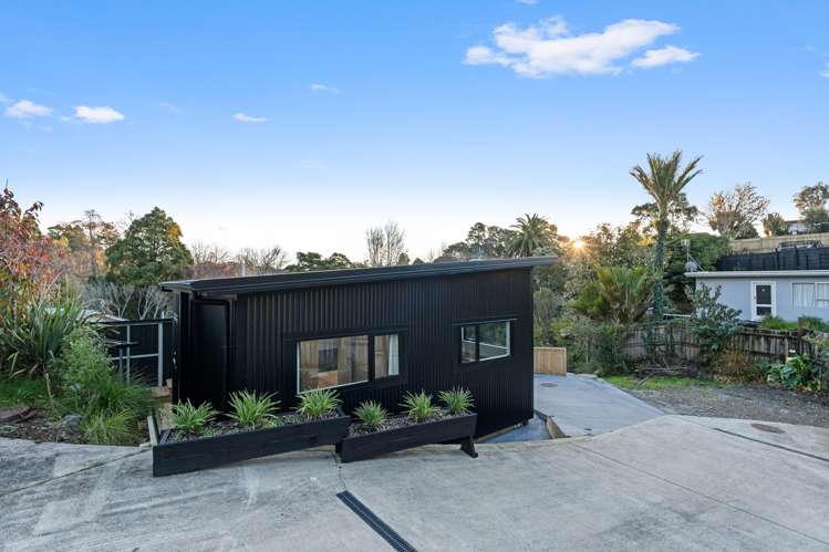 Units 1 and 2/10A Awanui Street Merrilands_42
