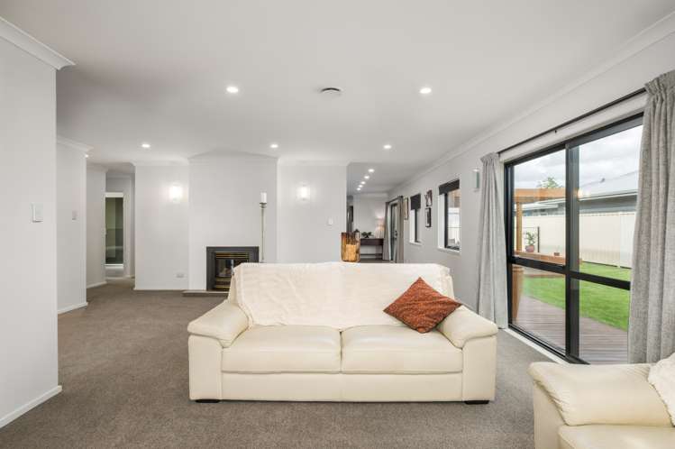 28 Pohutukawa Grove Lytton West_5