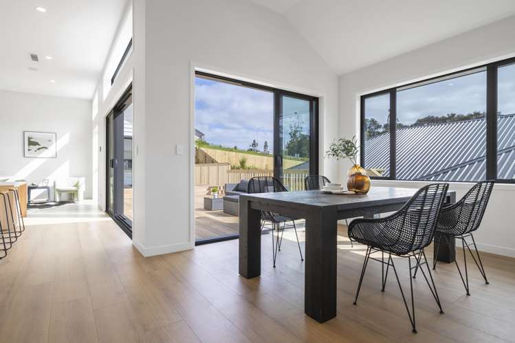 17 Awanui Road Red Beach_12