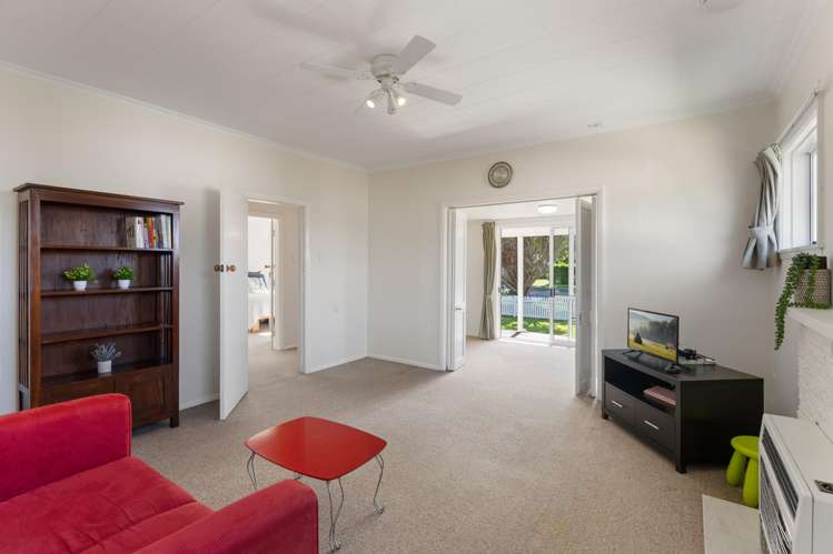 76 Oxford Street Tawa_9
