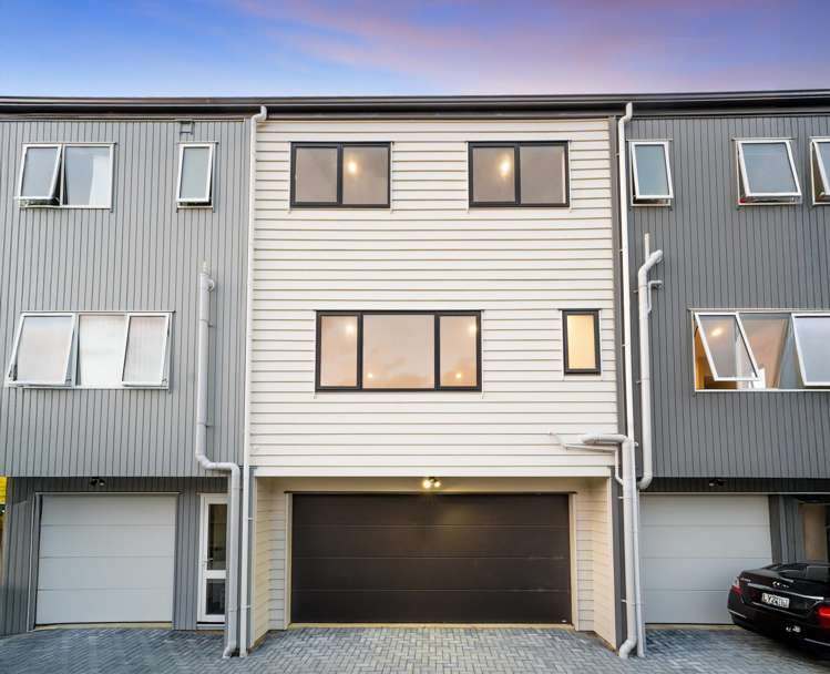 2/273 Mt Albert Road_0