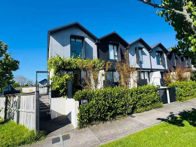 Bright & Modern 3-Bedroom Home in Avondale
