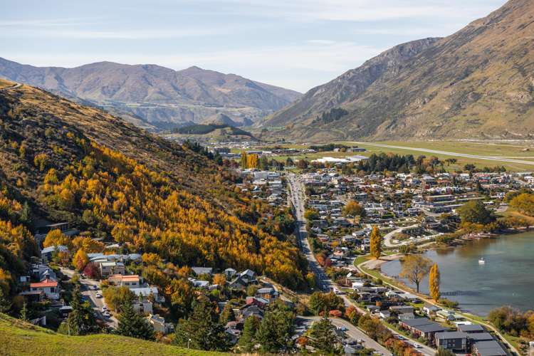 8 Florence Close Queenstown Hill_5