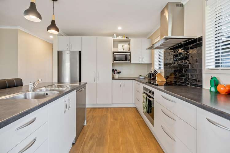 50 Plover Street One Tree Point_10