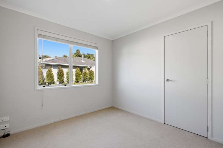 9 Barossa Way Brookfield_9