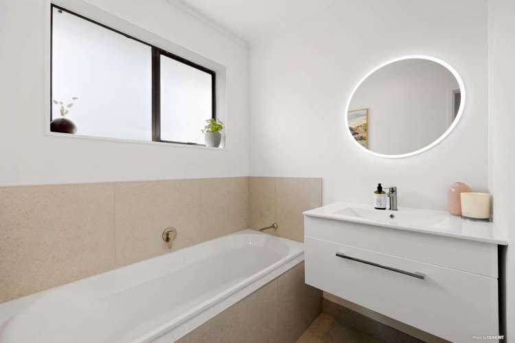 2/3 Anna Watson Road Half Moon Bay_13