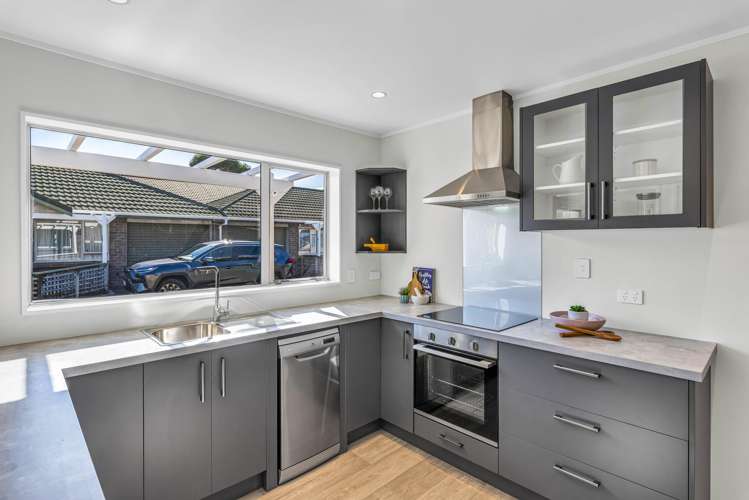 2/32 Hurley Road Paraparaumu Beach_3