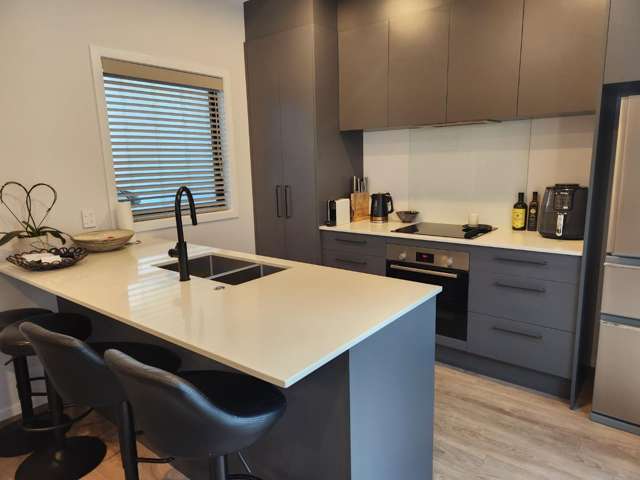 2/62 Queens Grove 1371_1