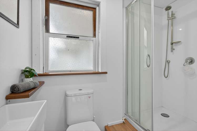 11 Singers Road Korokoro_16