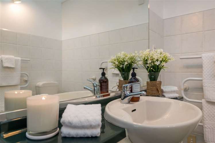 4/7 Lydia Avenue Northcote_11