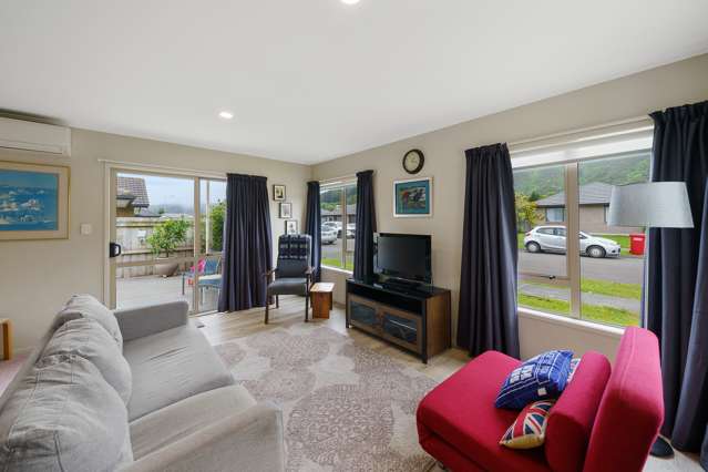 8 Fraser Colman Grove Wainuiomata_4