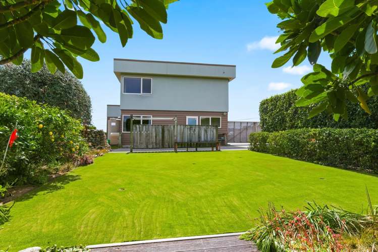 43 Manuka Street Otaki Beach_21