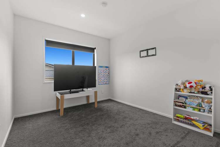 2/7 Gambare Place Wattle Downs_11