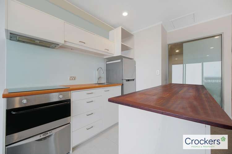 1502/53 Cook Street 10015_2