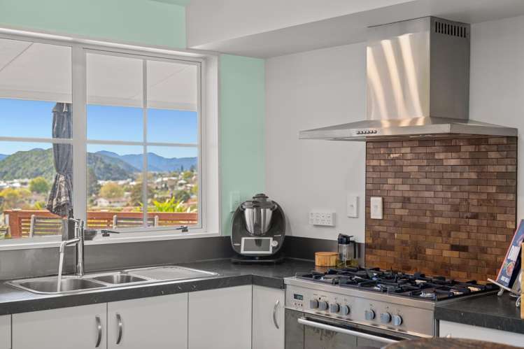 8 and 8a Angle Street Picton_8