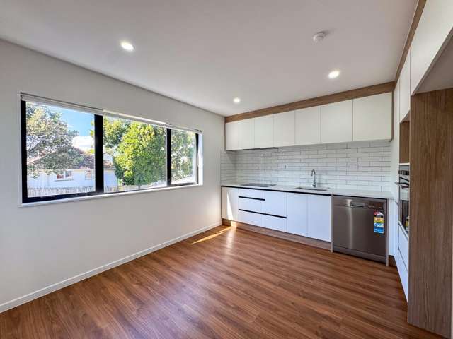BRAND NEW - 3 Bed, 3 Bath Townhouse in Glen Innes
