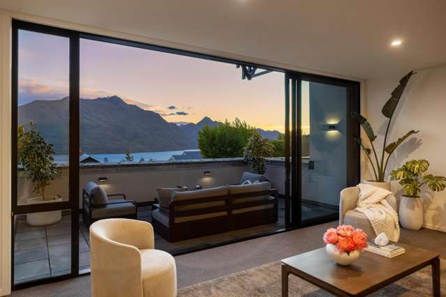 1/14 Vancouver Drive Queenstown Hill_3