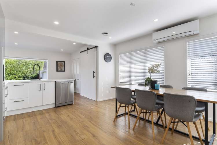 61 Beach Road Te Atatu Peninsula_6