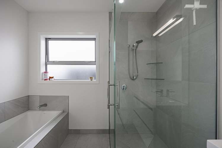 35 Arihi Crescent Frimley_10