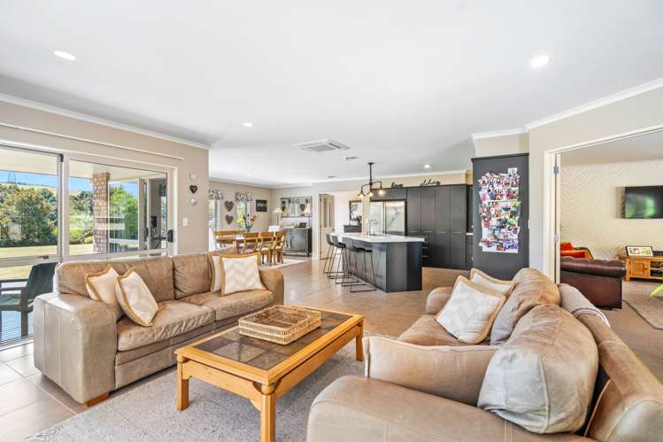 1 Catherin Servant Close Maunu_6