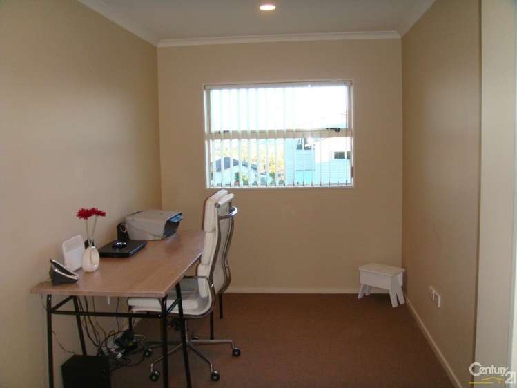 2 Kenley Heights Flat Bush_11