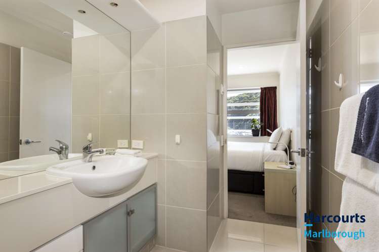 303/6 London Quay Picton_13