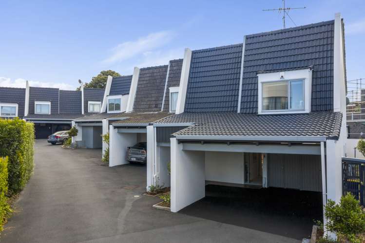 3/212 Hurstmere Road Takapuna_15