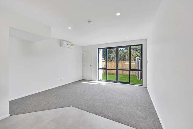 2/11 Kelburn Lane Mangere_2
