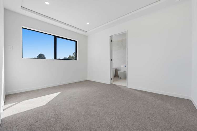 16 Furlough Road Papakura_9
