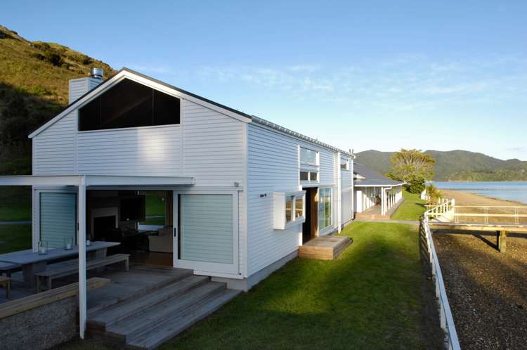 Manawaora Road Russell Surrounds_14