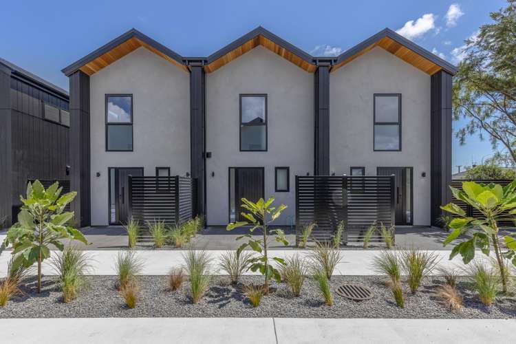 624A Queen Street East (units A, B, C, I & J)_0