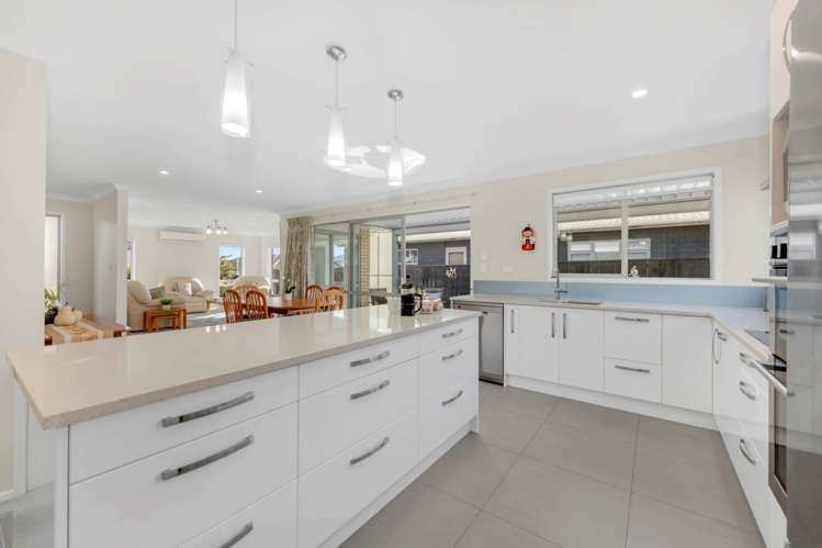 29 Defender Crescent Beachlands_11