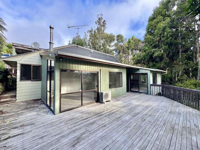 Quietly Tucked Away with Bush Views and Space to Breathe