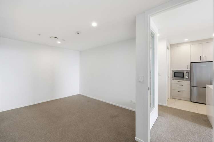 904/8 Waikumete Road Glen Eden_16