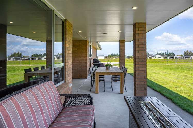 65 Andersons Line Carterton_24