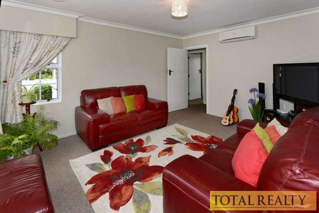 8 Dunstan Crescent Hornby_3