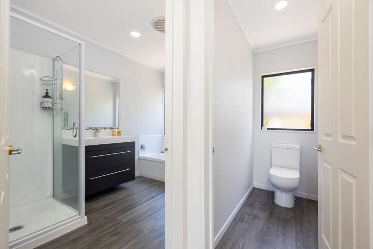 5 Alec Craig Way Gulf Harbour_17