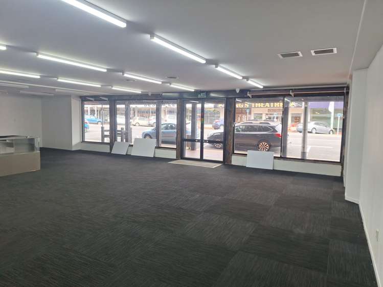 212 Broadway Stratford_2