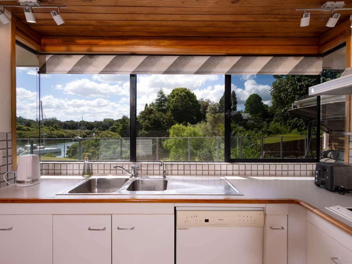 24 James Kemp Place_5