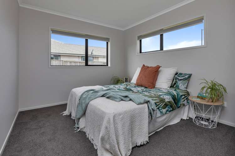 13 Olney Court One Tree Point_15