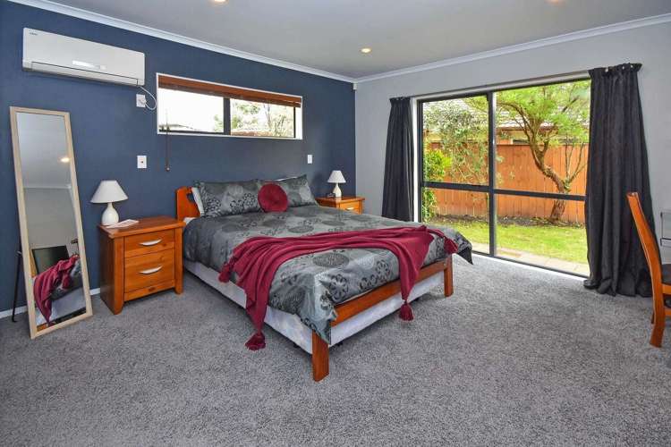 8 Aberdeen Crescent Wattle Downs_5