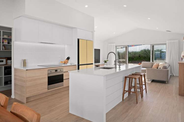 1 Maanihi Drive Rototuna North_10