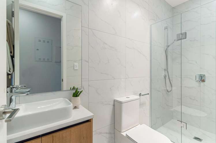 6 Luff Place Long Bay_32