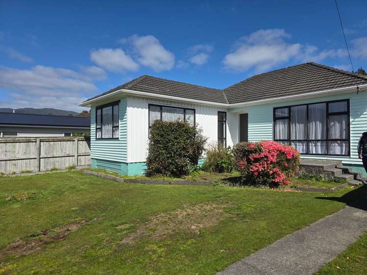 27 Wainuiomata Road_0