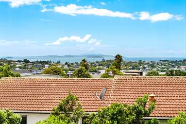 22 Whangaparaoa Road_1