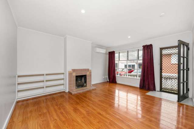 2/3202 Great North Road New Lynn_1