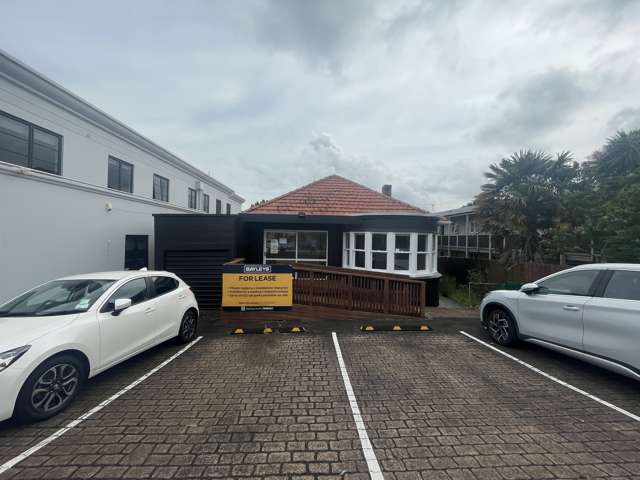 Standalone Medical - 6 Carparks